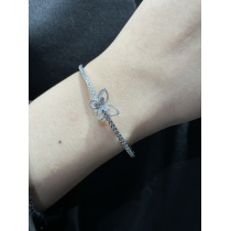 2025豪華さと上品グラフ シングルバタフライコピー可愛い偽物ブレスレット 436341