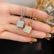 高級で人気エルメススーパーコピーKelly バッグモチーフネックレス 464807