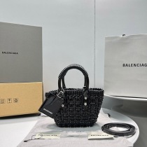大人気！バレンシアガ ビストロ XXS コピー ストラップ付きバスケット 6780282IE2Y1000