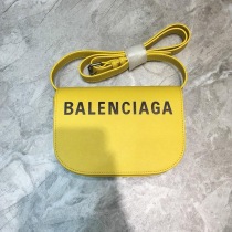 大人気！新色☆希少 バレンシアガ ショルダーバッグ コピーカメラバッグ bag83787