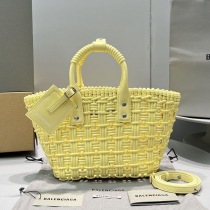 【バレンシアガ】BISTRO XS ストラップ付き バスケット 偽物 bah96239