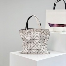 すぐ届 BAOBAO ISSEY MIYAKE 偽物クロスボディバック bac26241