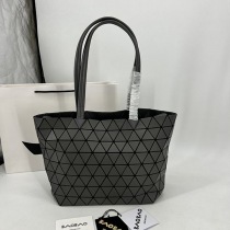 送料込BAOBAO ISSEY 偽物 MIYAKE カルトン メタリック バッグ bae74241