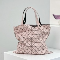 【BAOBAO ISSEY MIYAKE】クロスボディバック 偽物 bal07497