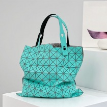 【BAOBAO ISSEY MIYAKE】クロスボディバック コピー bar47824