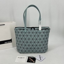 高級ブランドBAOBAO ISSEY 偽物 MIYAKE カルトン メタリック バッグ baz33941