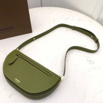 累積売上総額第１位！バーバリー コピー Olympia スモールレザー オリンピア クロスボディバッグ 80347141