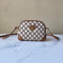 国内完売☆セリーヌ ショルダーバッグ コピー カメラバッグ トリオンフの刺繍 194332CS819BR