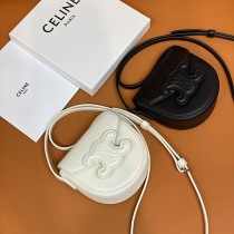 人気新作 セリーヌ ミニトリオンフ コピー ミニバッグ シャイニーカーフスキン Cen72056