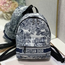 目を惹くカラーディオール TRAVEL スモールバックパック コピー M6108UTEU
