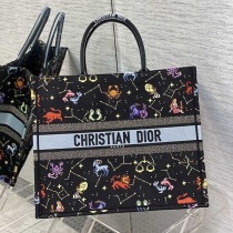 最安値挑戦ディオール BOOK TOTE コピー ジャルダン ディヴェール 花柄 刺繍 dee35400