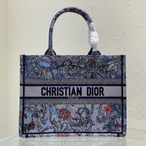 ☆超人気☆ディオール ブックトート 偽物 Jardin Magique刺繍 dek26998