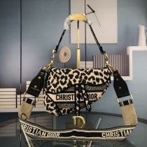 秋冬新作 ディオール コピー ショルダーバッグ サドルバッグ dey39842