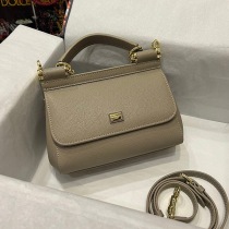 ドルチェ&ガッバーナ 偽物 SICILYバッグ DAUPHINEレザー スモールサイズ dgf62227