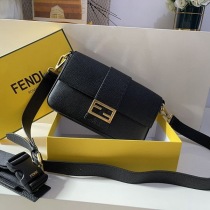 激安価格！フェンディ マイクロ フラット バゲット レザー バッグ コピー fed13953