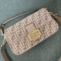 可愛いフェンディ ミディ 偽物 バゲット FFファブリック バッグ コピー fei17673