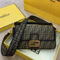 目を惹くカラーフェンディ 偽物 バゲット ファブリック バッグ fep10487