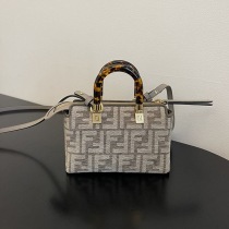 n級 おすすめ フェンディ ミニ バイ ザ ウェイ ダークグレー コピー fet53871