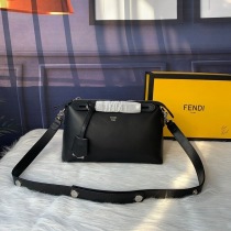 ★日本!!人気！フェンディ バイ ザ ウェイ コピー ミディアム レザー ボストンバッグ fev95486