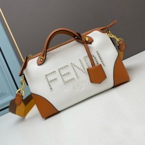 世界中で大人気♪フェンディ ショルダーバッグ コピー ミディアム BY THE WAY キャンバス 2WAY fez22560