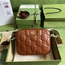一目惚れ♪グッチ GG キルティングレザー ショルダーバッグ 偽物 guk47102