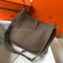 送料無料 エルメス エヴリン 28 偽物 TPM 早い者勝ち♡ erd79790