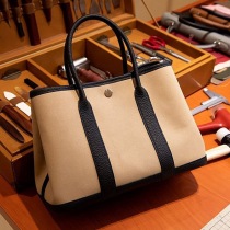 争奪戦 エルメス 偽物 ガーデンパーティ 36 トレンチ erk28580