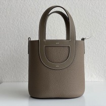 定番 エルメス イン ザ ループ 18 トートバッグ 偽物 erk71936
