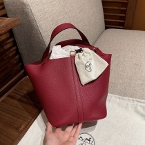 送料込 エルメス ハンドバッグ 偽物 ピコタン ロック 18 ボルドー eru14569