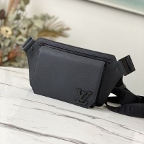 新作ルイヴィトン バムバッグ NV ブランドコピー LV アエログラム ショルダーバッグ M57081