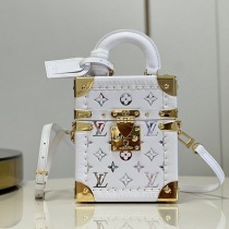 超話題!ルイヴィトン ショルダーバッグ コピー カメラバッグ CAMERA BOX vuj92967