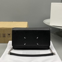 ★日本!!人気！メゾンマルジェラ レザー チェーン ウォレット コピー ショルダーバッグ Max63337