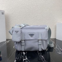 21-22AW ギフトに最適♪プラダ 最高級ナイロンショルダーバック♪ puq43546