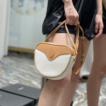 【日本未発売】サンローラン ショルダーバッグ コピー YSL モノグラム クールバッグ 67526095G3W9080