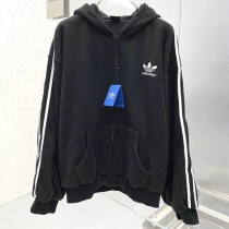 バレンシアガ×アディダス フーディ 偽物 baw08557