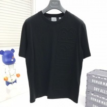 日本未入荷 バーバリー Tシャツ 偽物 ホースフェリー プリント コットン Bau97397