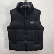 入手困難カナダグース EVERETT VEST PASTELS ダウンベスト 偽物 Caj38546