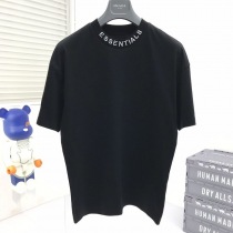 入手困難Fear of God【エッセンシャルズ 偽物】キッズ半袖ロゴ入りＴシャツ fee59283