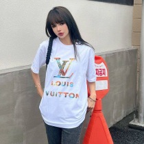 目を惹くカラールイヴィトン コピー ロゴ コットン Tシャツ vul14296