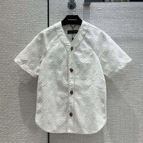 超話題!ルイヴィトン 3D モノグラム アウター Tシャツ 偽物 vuz93783
