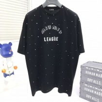 定番ミュウミュウ スーパーコピー Leagueロゴ入りのアイコニックなTシャツ myl95744