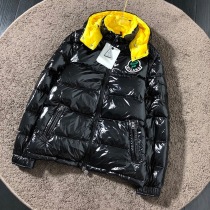 《大人気》暖かい モンクレール コピー フード付 ダウン mog78467