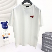 セール新作プラダ コピー コントラストトライアングル ロゴ コットンTシャツ ホワイト pux55313