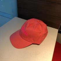 争奪戦 お洒落に♪ バレンシアガ レッド ロゴキャップ 偽物 bar46794