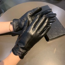 プラダ ロゴ付 ナッパレザー グローブ 偽物 pui33690
