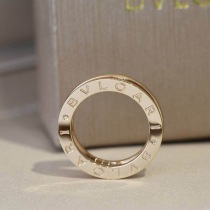 ブルガリ コピー 18K ゴールド ビー・ゼロワン 1バンドリングお洒落に♪ Buu01267