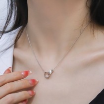 入手困難カルティエ LOVEネックレス 偽物 ホワイトゴールド kac71114