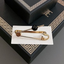 定番 フェンダーチェ ゴールドカラー ピアス コピー fex21476