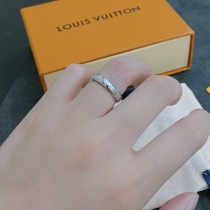 【完売必至】ルイヴィトン リング コピー モノグラム カーヴド vuo46803