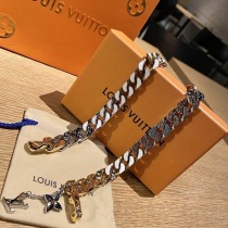 超希少！ルイヴィトン コピー コリエ・チェーンリンクス パッチーズ ストラス ネックレス vux38192